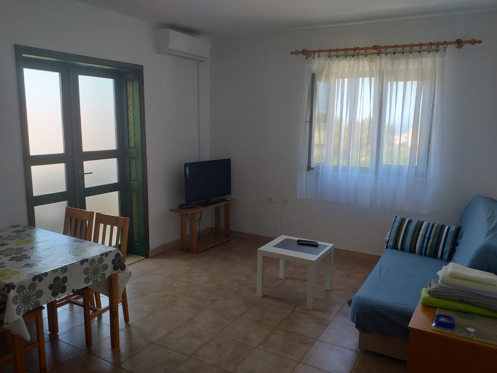 One bedroom apartment with terrace Primošten (A-17696-a) One bedroom apartment with terrace Primošten (A-17696-a)