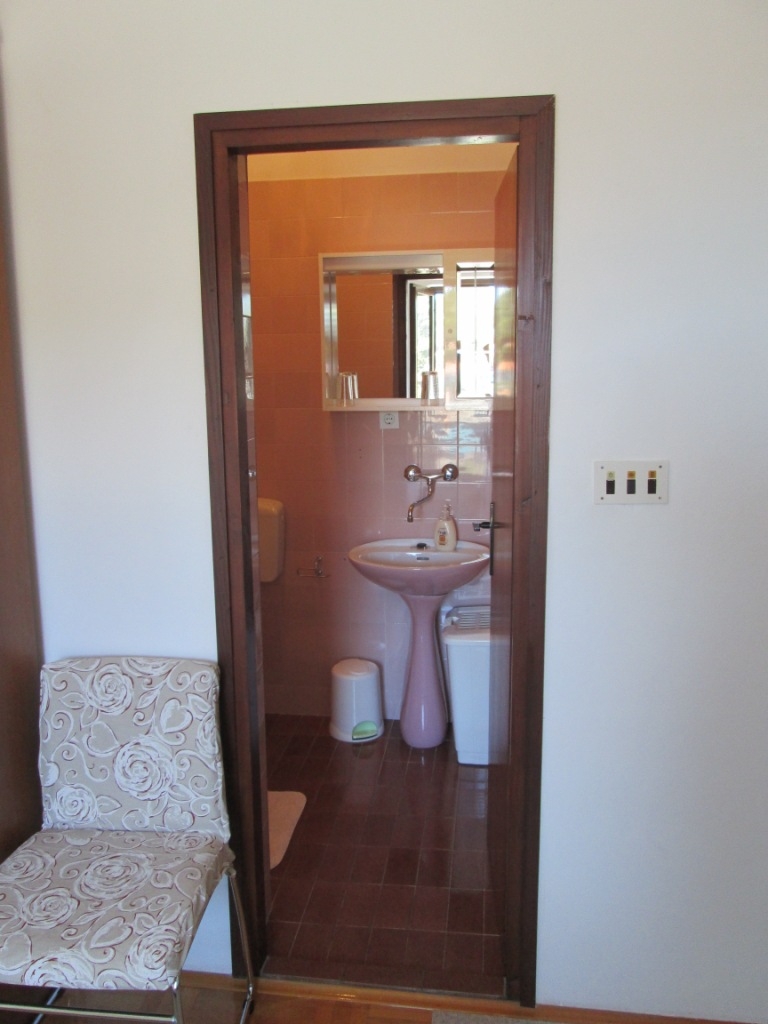 One bedroom apartment with balcony and sea view Tisno, Murter  A-a