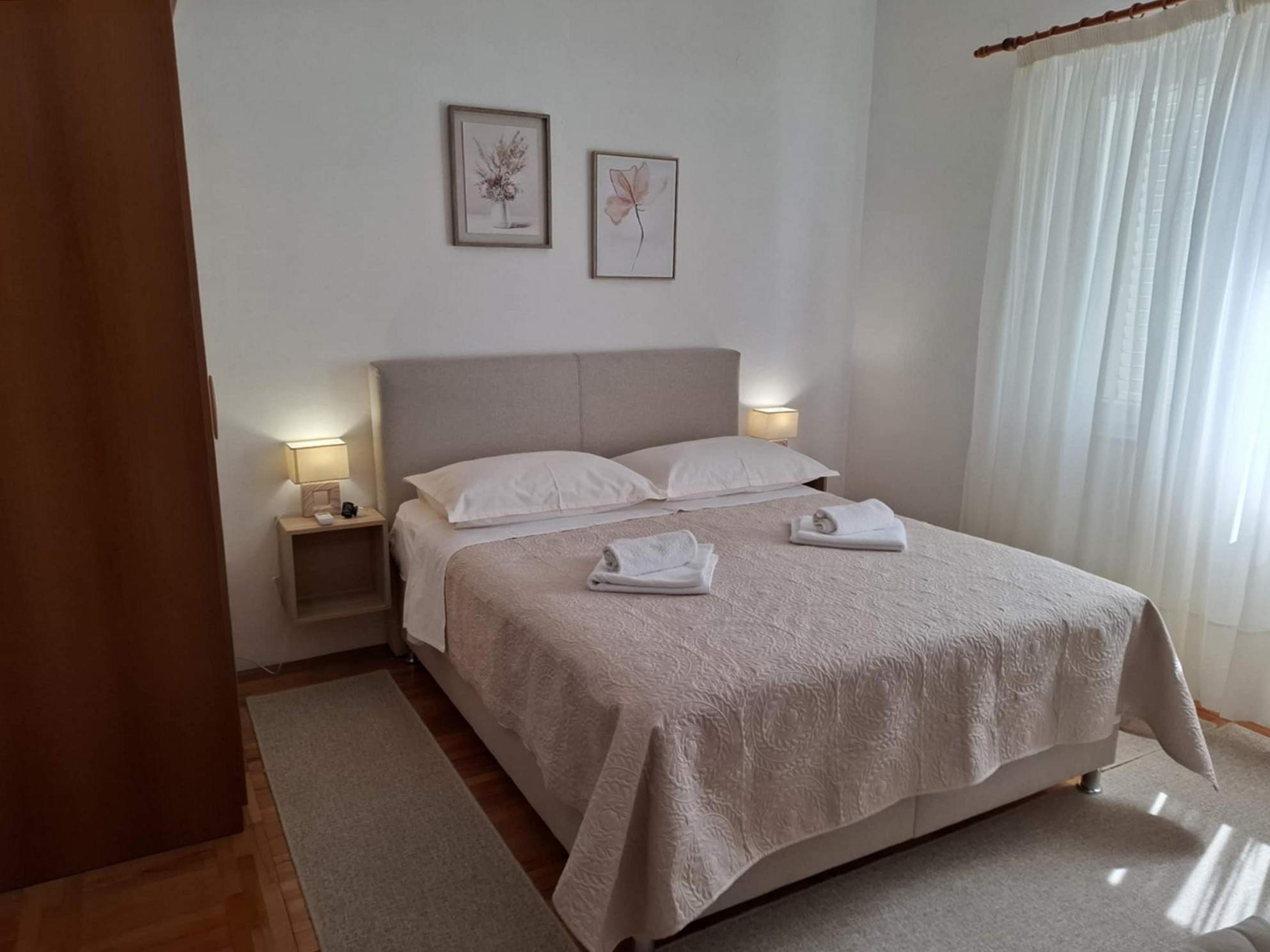 Two bedroom apartment with balcony and sea view Tisno, Murter (A-17716-c)