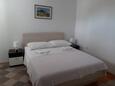 Ložnice Tisno, Ložnice v ubytování typu studio-apartment, s klimatizací a WiFi.