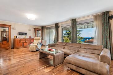 Dnevna soba 1 Opatija, Dnevna soba 1 v nastanitvi vrste house, dostopna klima in WiFi.