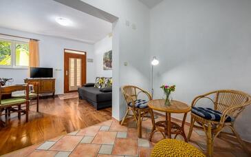 Rabac, Obývací pokoj v ubytování typu apartment, domácí mazlíčci povoleni a WiFi.