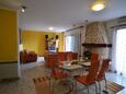 Dining room Varvari, Dining room in the apartment, (pet friendly) and WiFi.