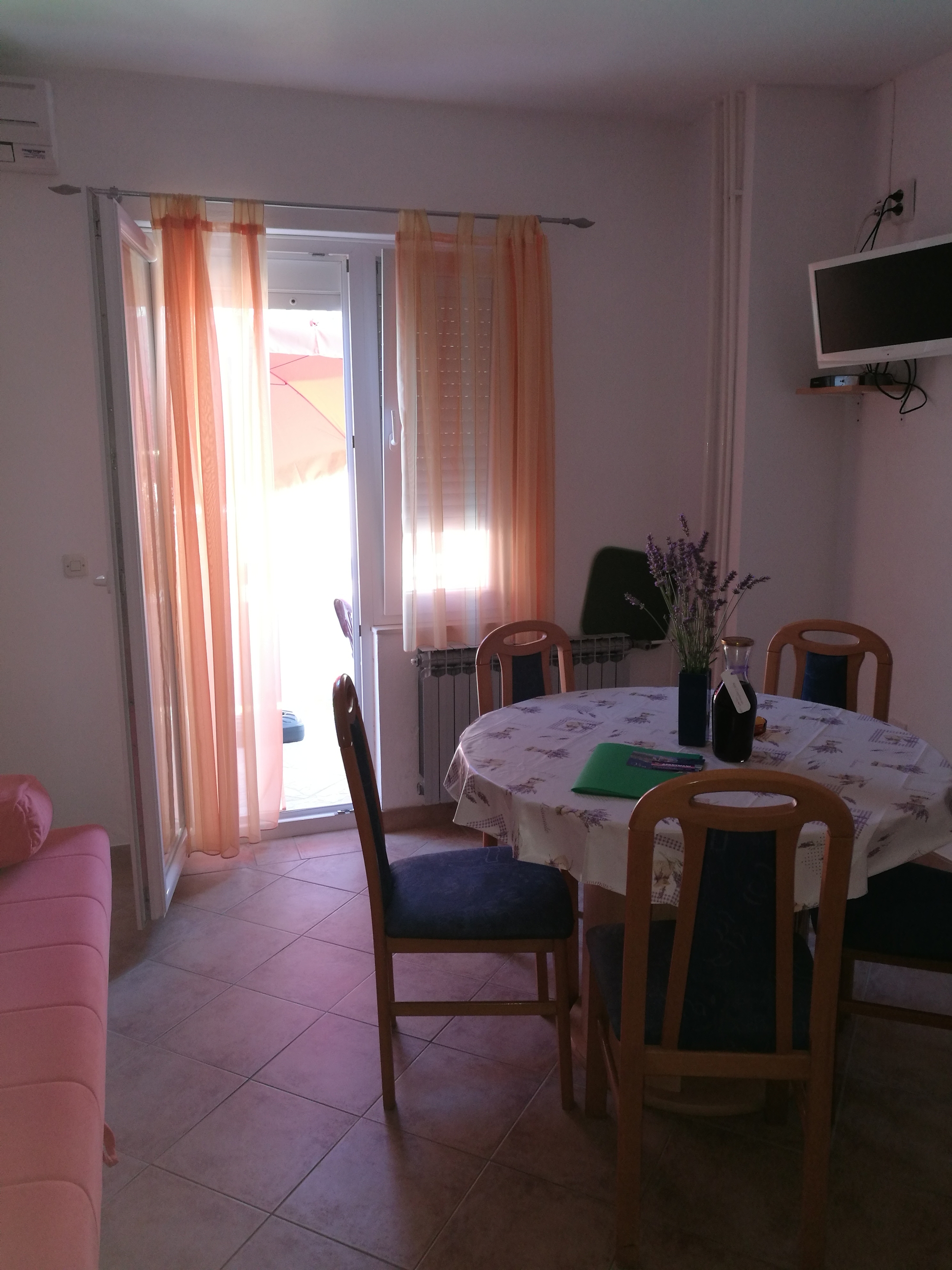One bedroom apartment with balcony Vrsi - Mulo (Zadar) (A-17753-b)