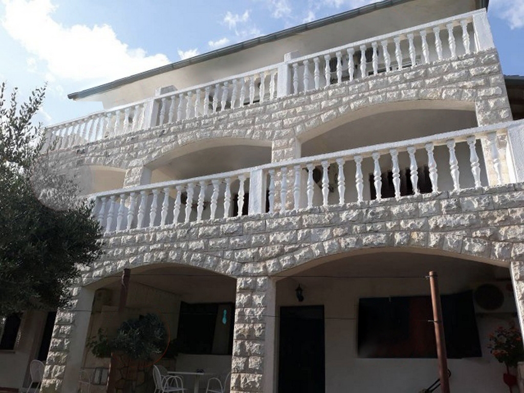 Studio flat with terrace Ivan Dolac, Hvar (AS-17778-a)