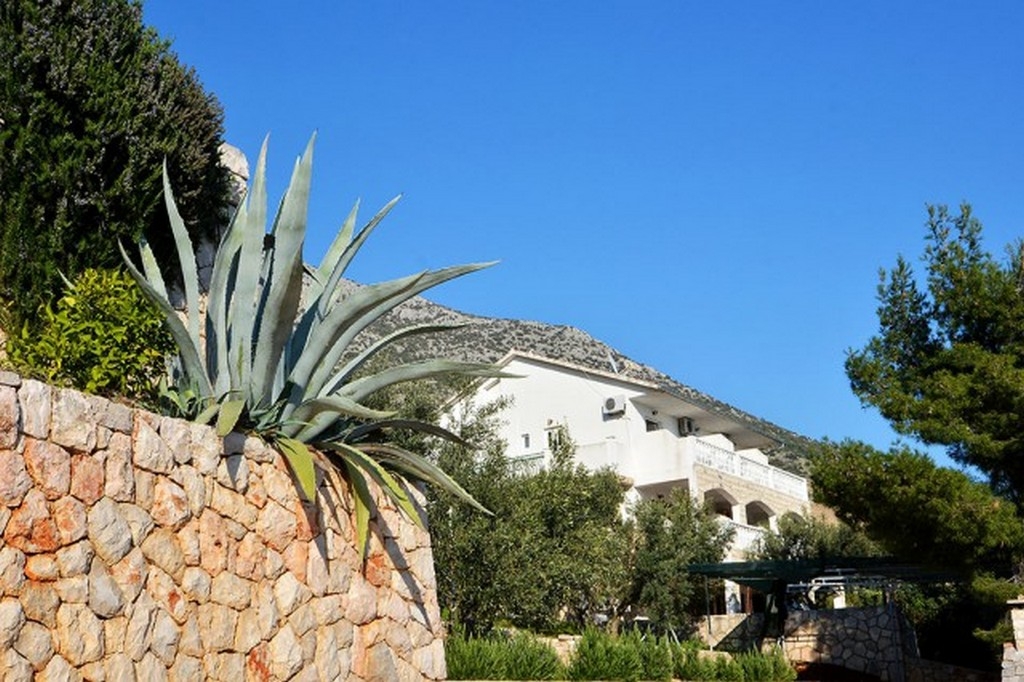 Top Hvar Ivan Dolac Top Hvar Ivan Dolac