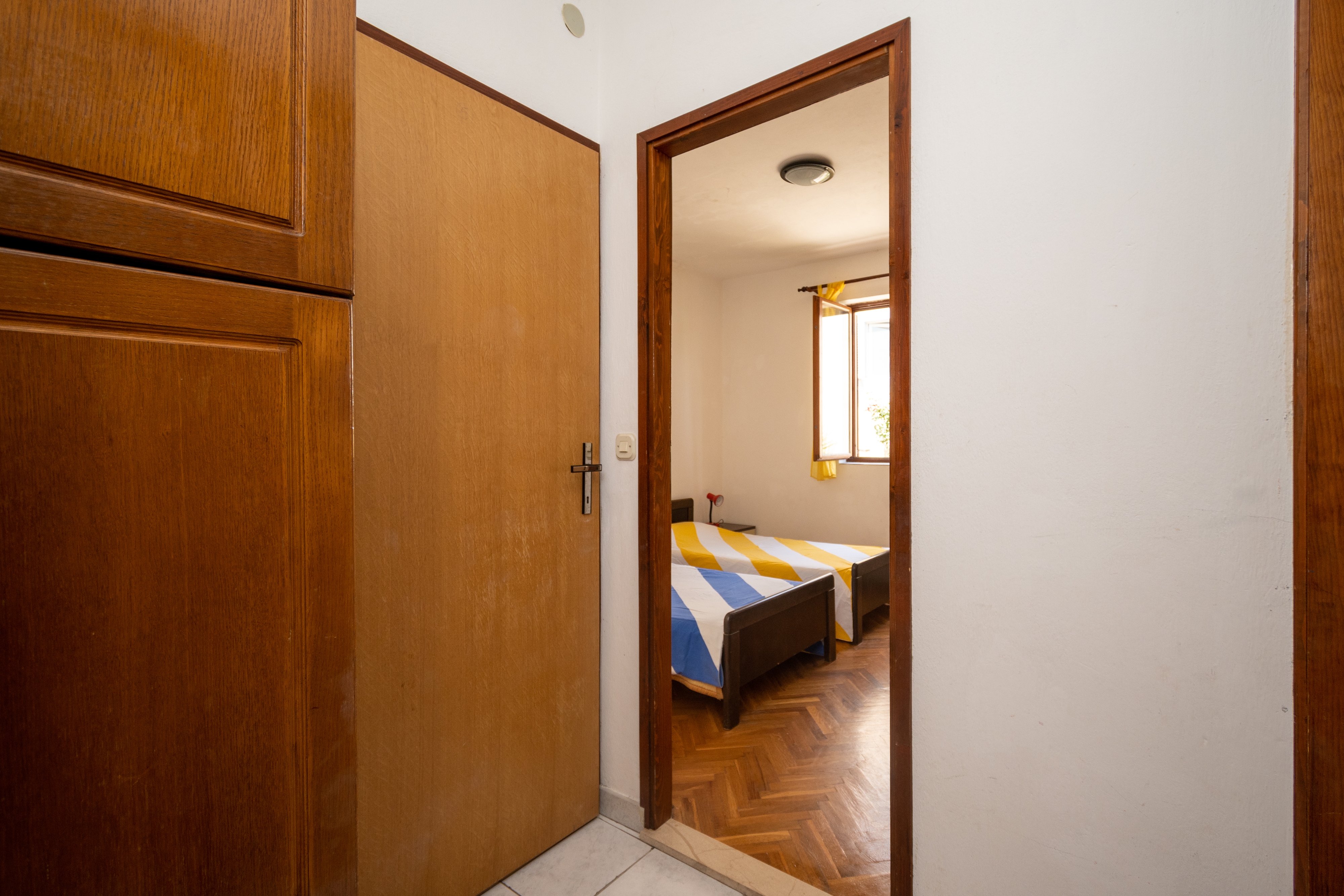 Two bedroom apartment near beach Zaglav, Dugi otok  A-b