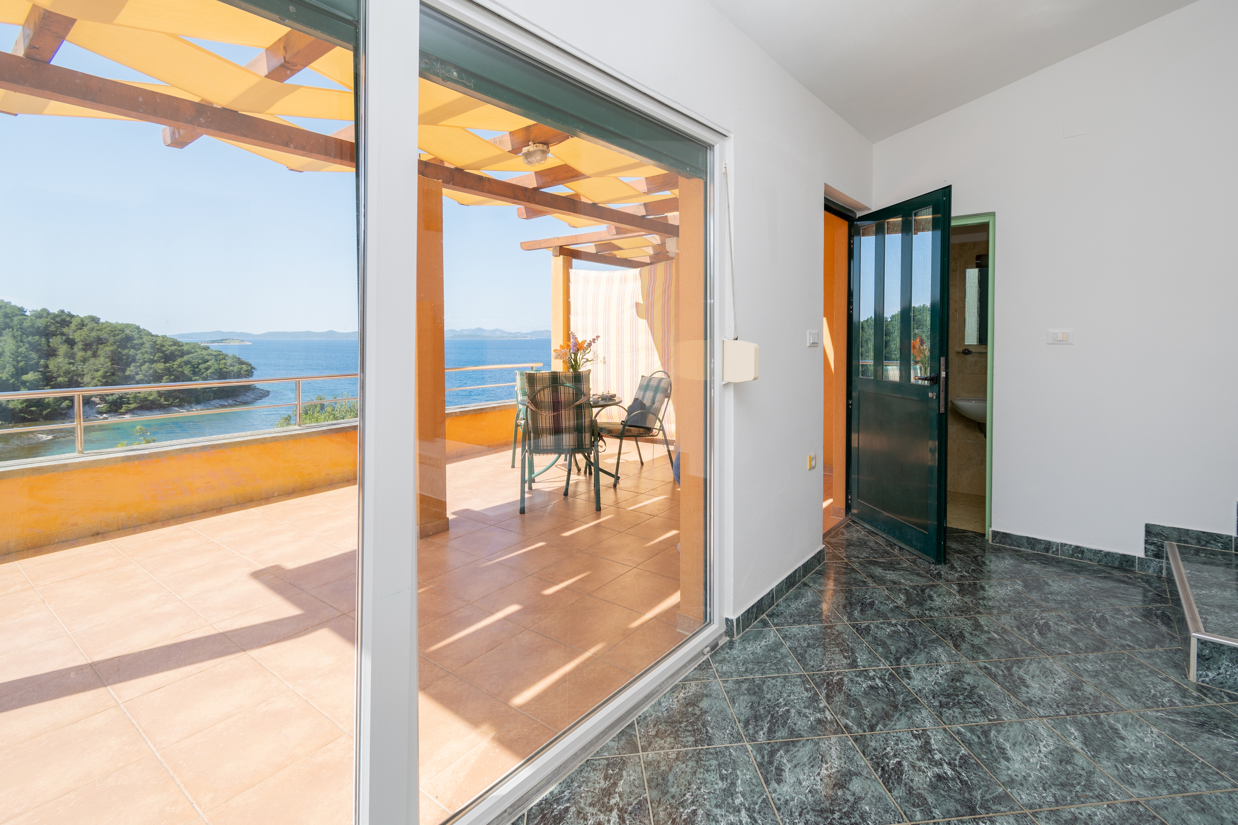 Studio flat with terrace and sea view Sali, Dugi otok  AS-b