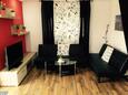 Obývací pokoj Oštarski Stanovi, Obývací pokoj v ubytování typu studio-apartment, s klimatizací a WiFi.