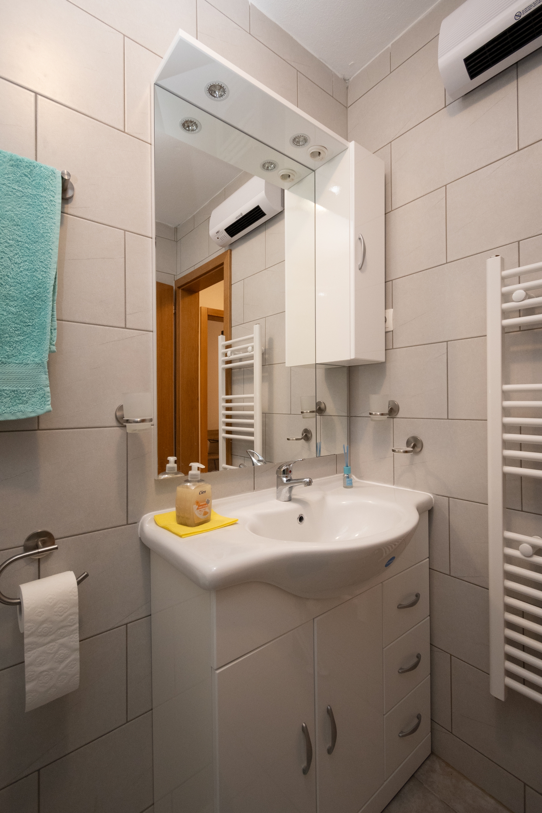 One bedroom apartment with balcony and sea view Tribanj Šibuljina, Paklenica  A-c