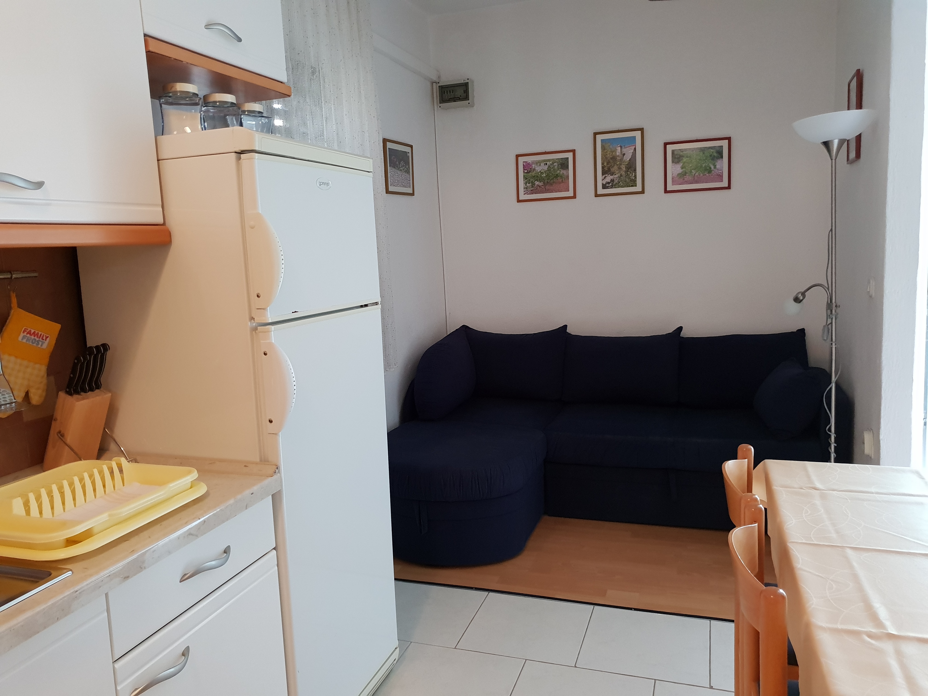 Two bedroom apartment with terrace Sutivan, Brač (A-17825-a)