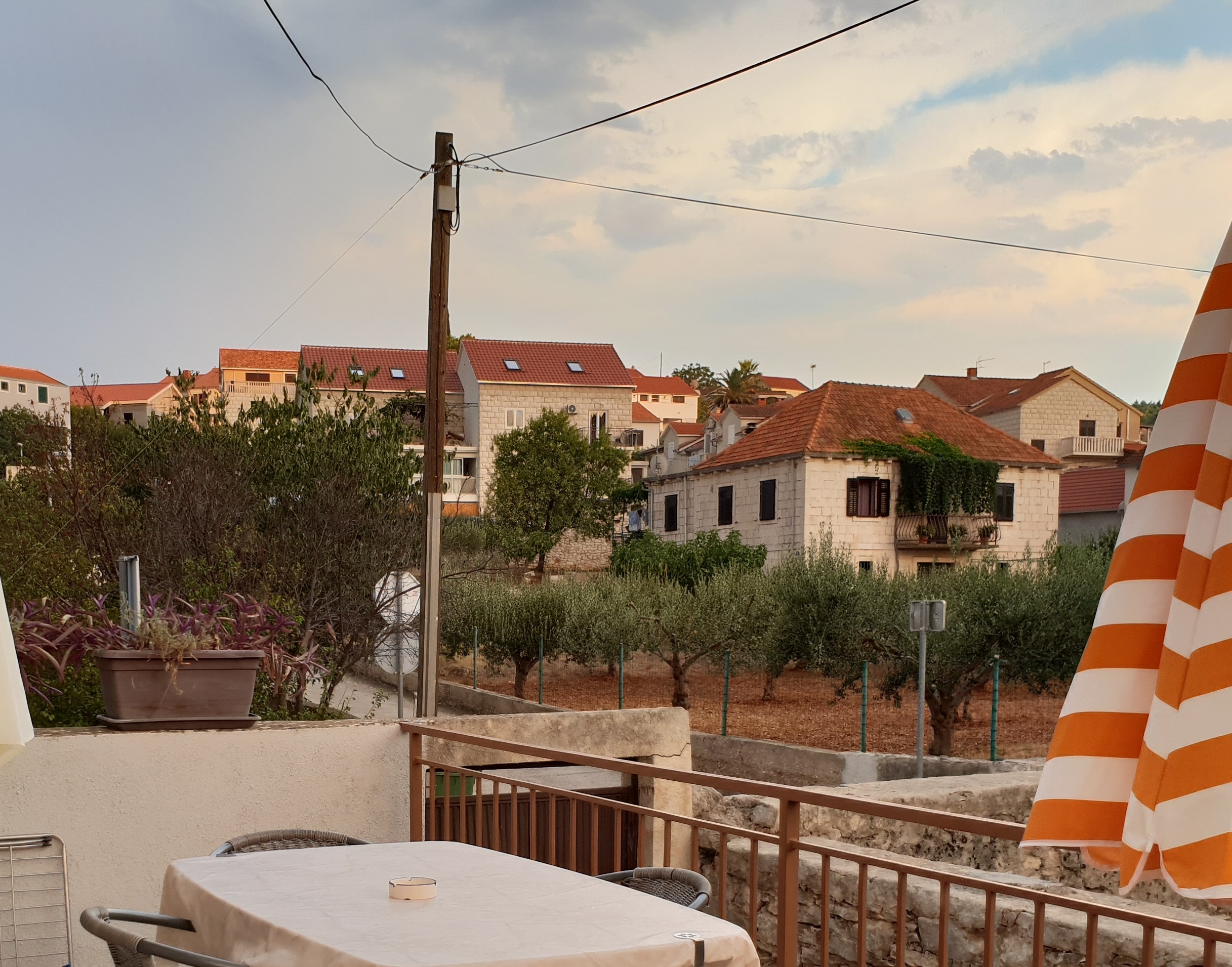 Two bedroom apartment with terrace Sutivan, Brač  A-a