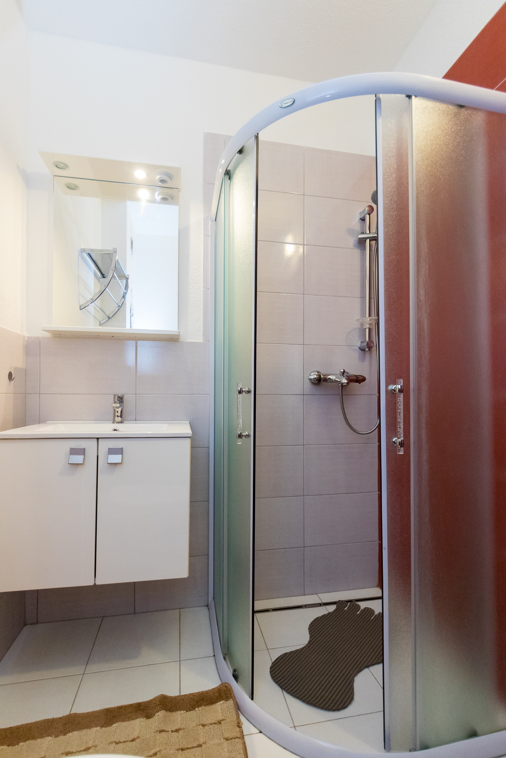 Three bedroom apartment with terrace Grebaštica, Šibenik  A-c
