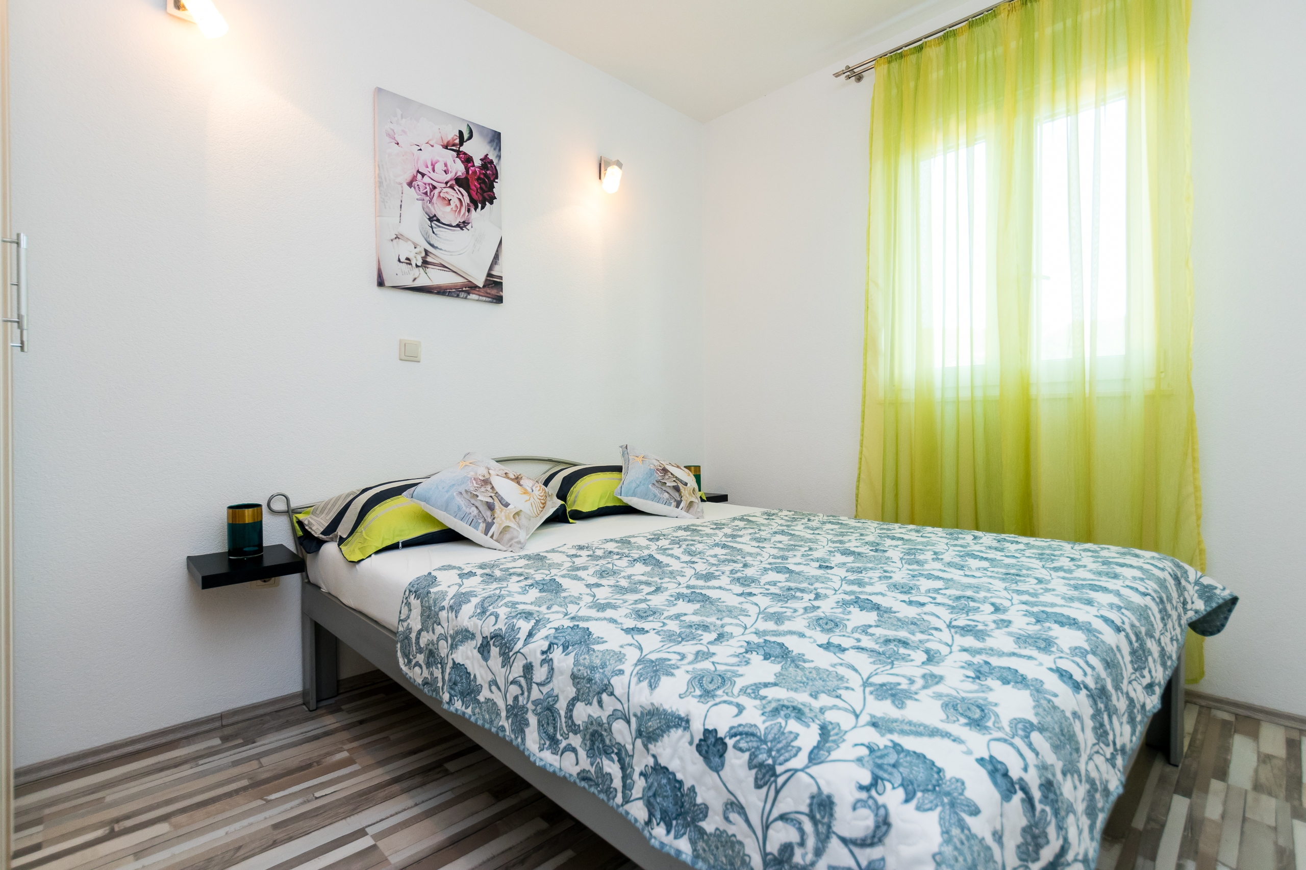 Three bedroom apartment with terrace Grebaštica, Šibenik  A-c