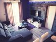 Obývací pokoj Vodice, Obývací pokoj v ubytování typu apartment, s klimatizací a WiFi.