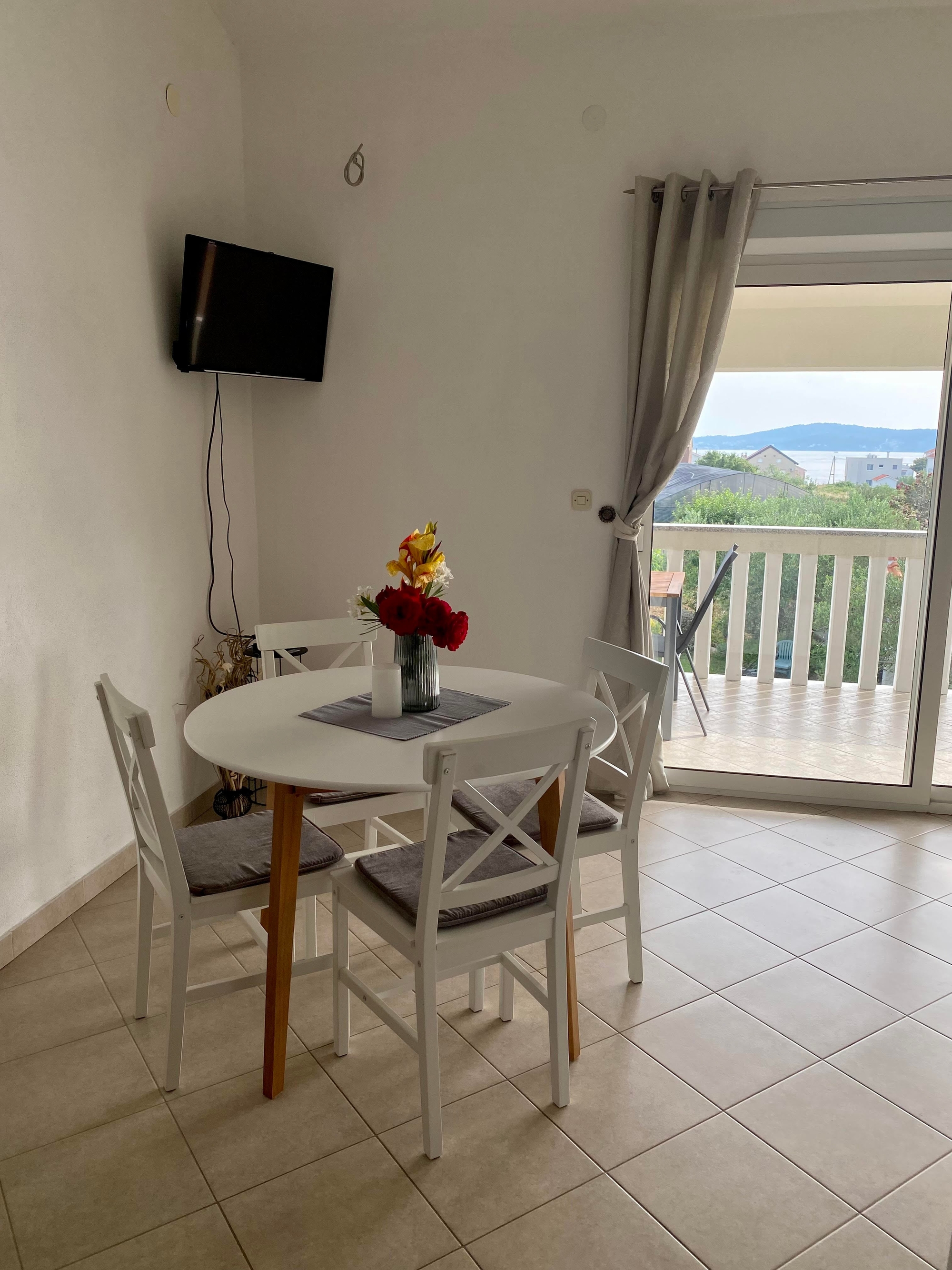 One bedroom apartment with terrace and sea view Bibinje, Zadar  A-a