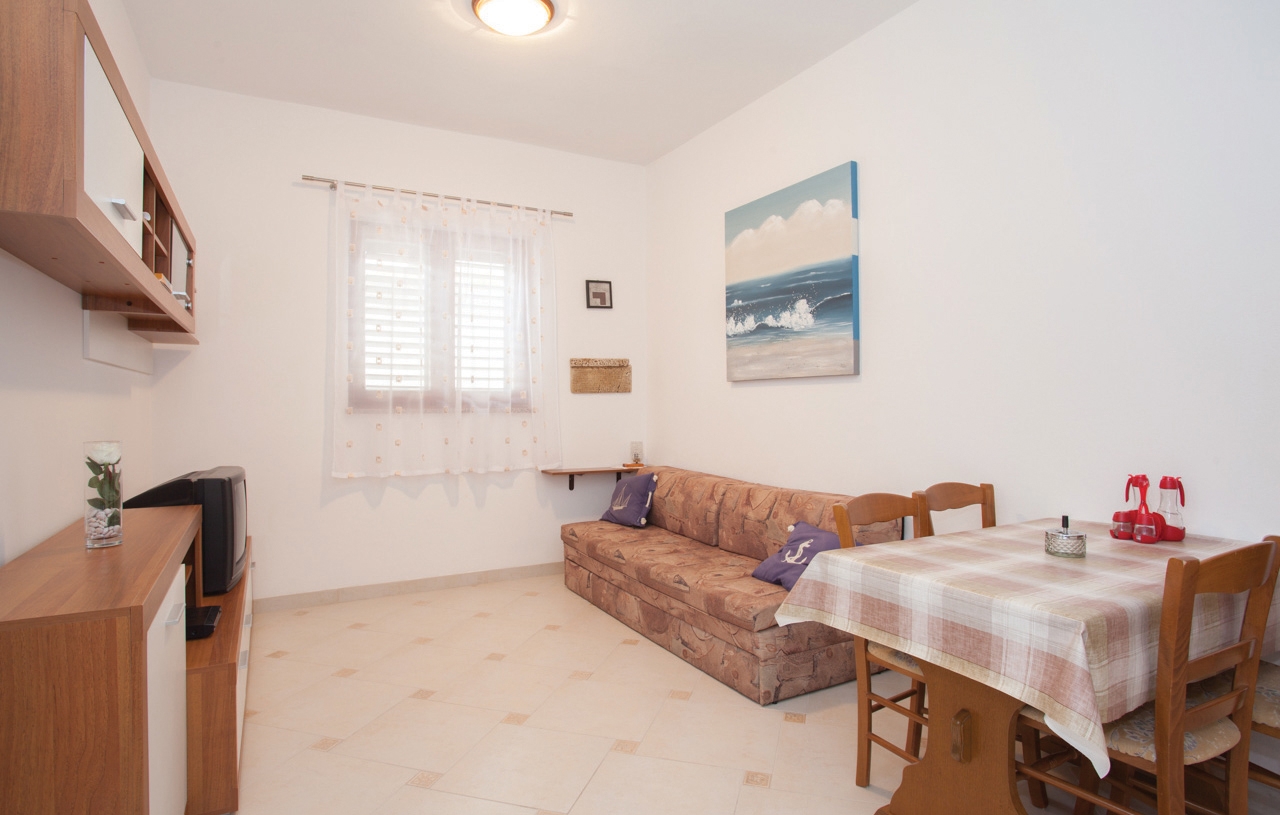 One bedroom apartment with terrace Punat, Krk (A-17857-b)