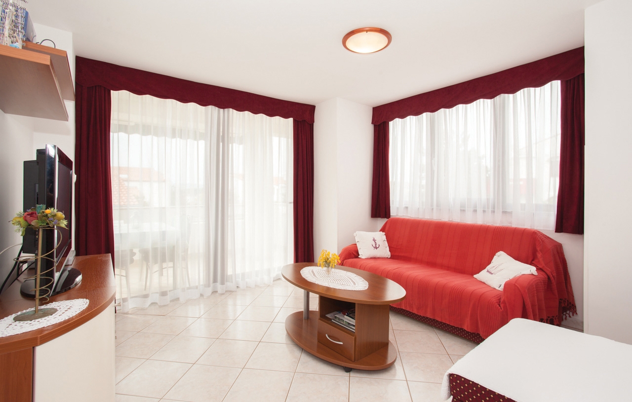 One bedroom apartment with terrace and sea view Punat, Krk (A-17857-c)