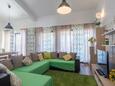 Obývací pokoj Vir, Obývací pokoj v ubytování typu apartment, s klimatizací a WiFi.