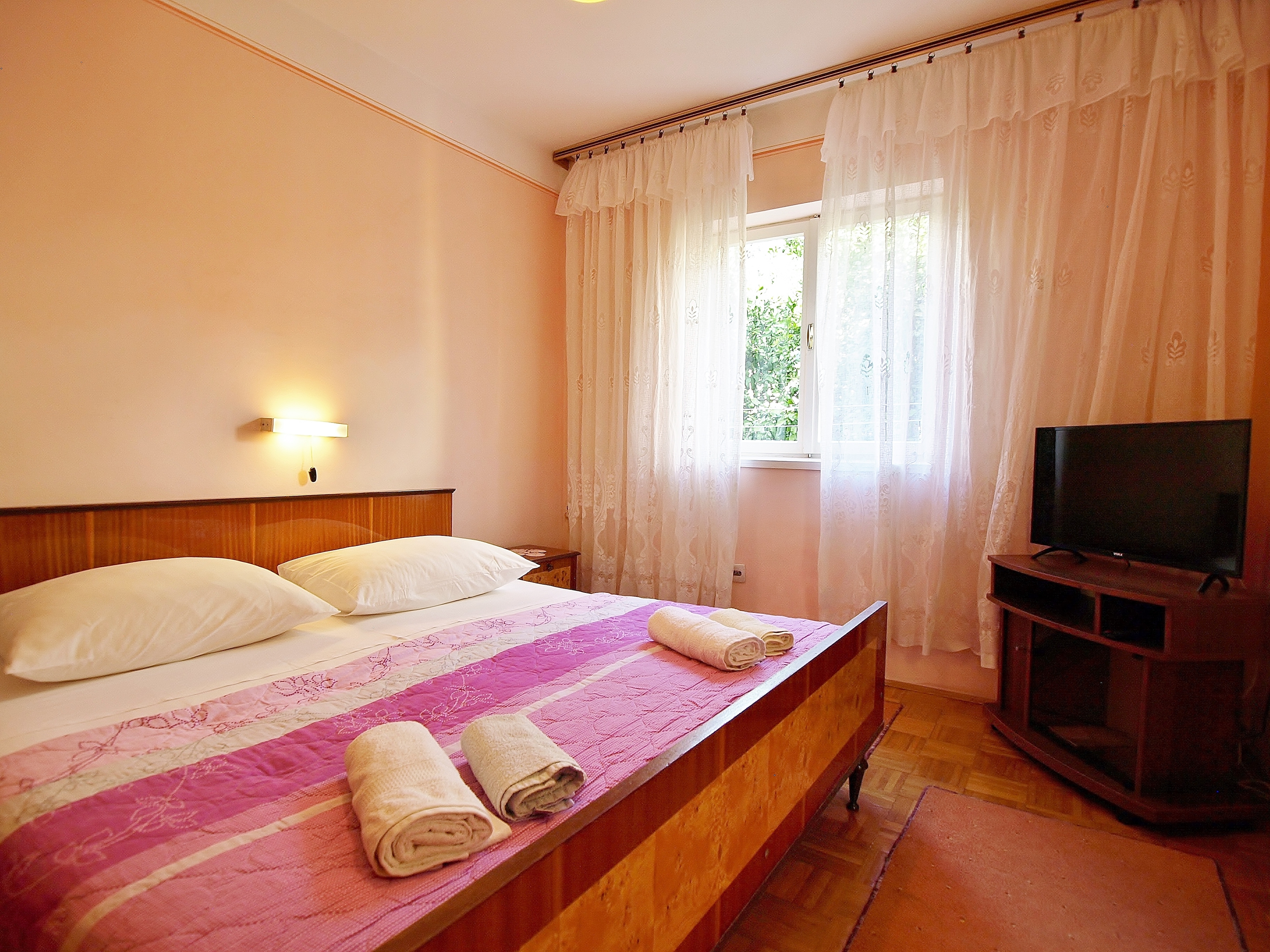 One bedroom apartment with terrace Palit, Rab (A-17881-a)