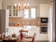 Kitchen Garica, Kitchen in the house, (pet friendly) and WiFi.