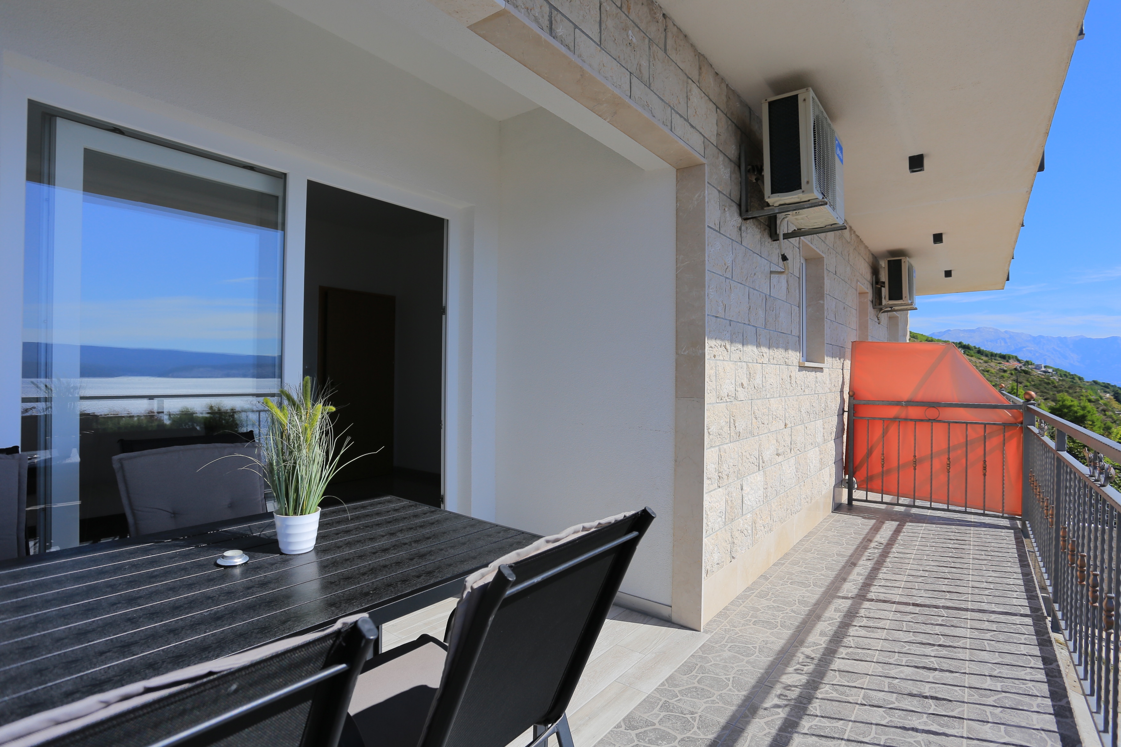 Two bedroom apartment with terrace and sea view Stanići, Omiš  A-b