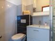 Stanići, Bathroom in the studio-apartment, (pet friendly) and WiFi.