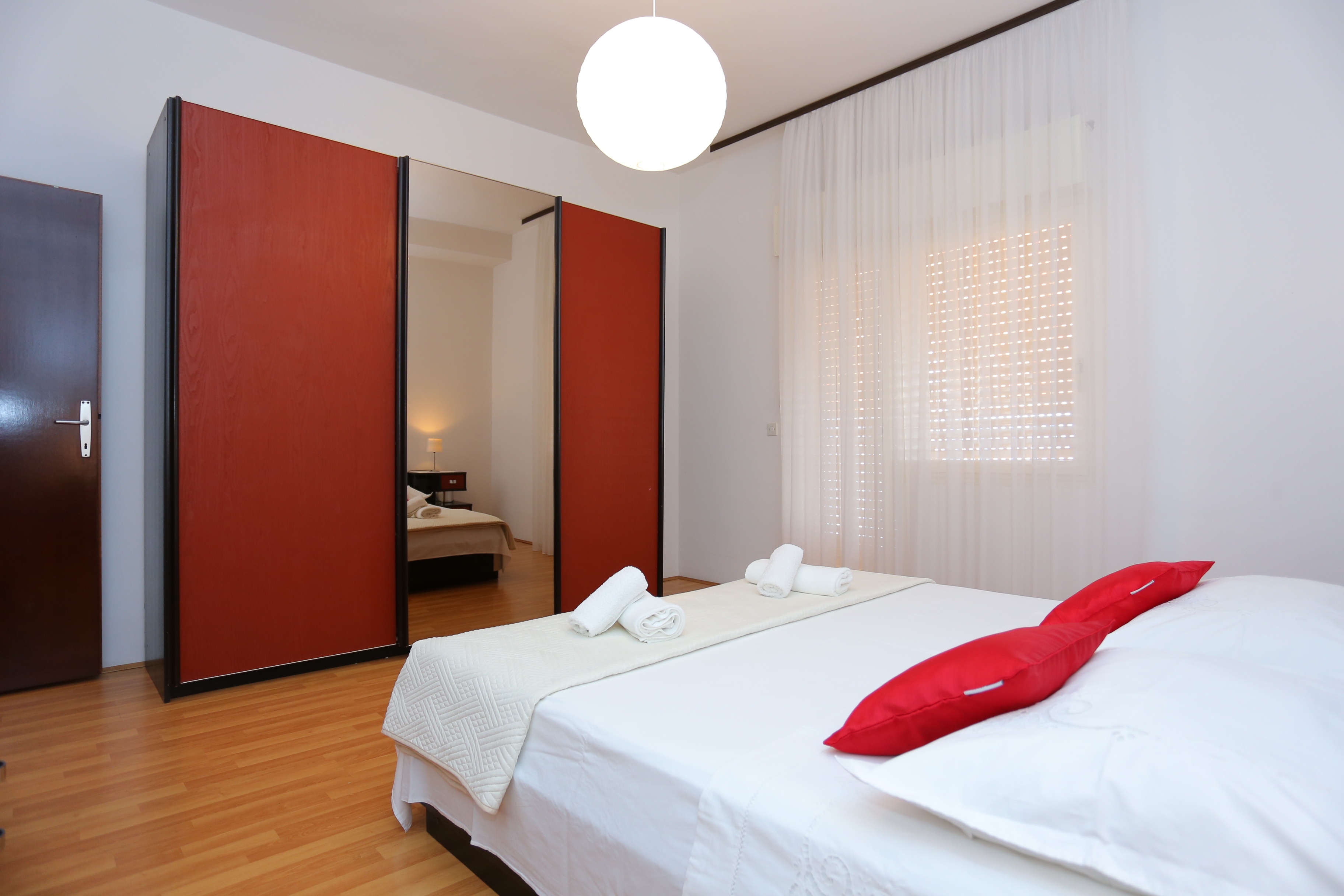 Two bedroom apartment with terrace and sea view Sumpetar, Omiš  A-a