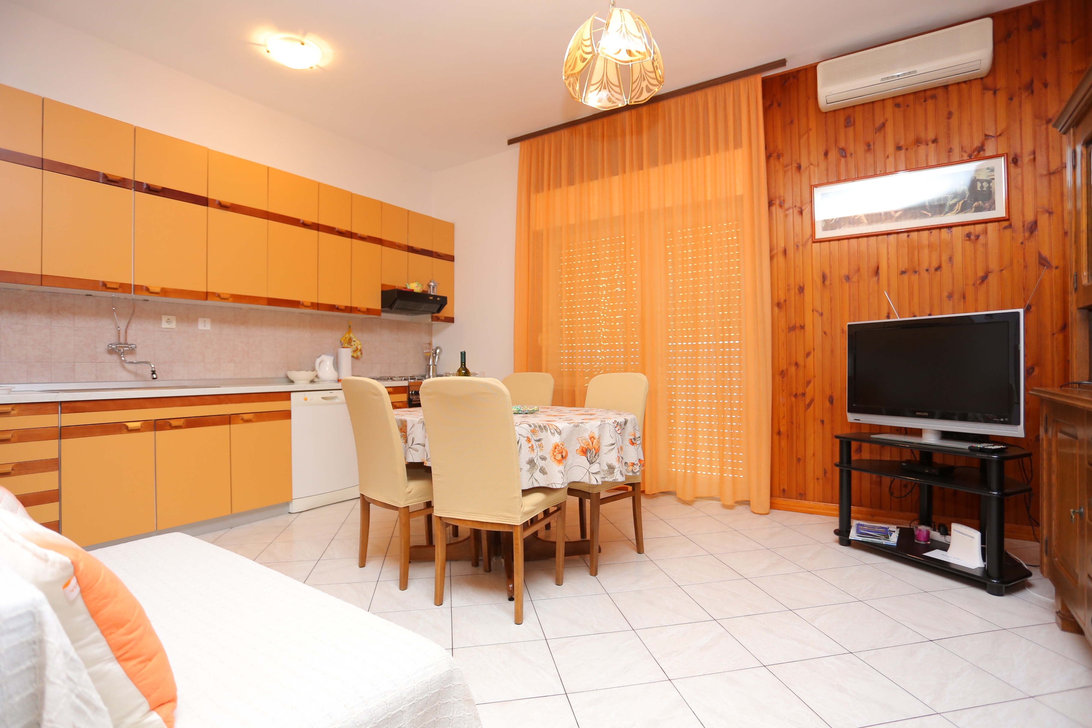 Two bedroom apartment with terrace and sea view Sumpetar, Omiš  A-a