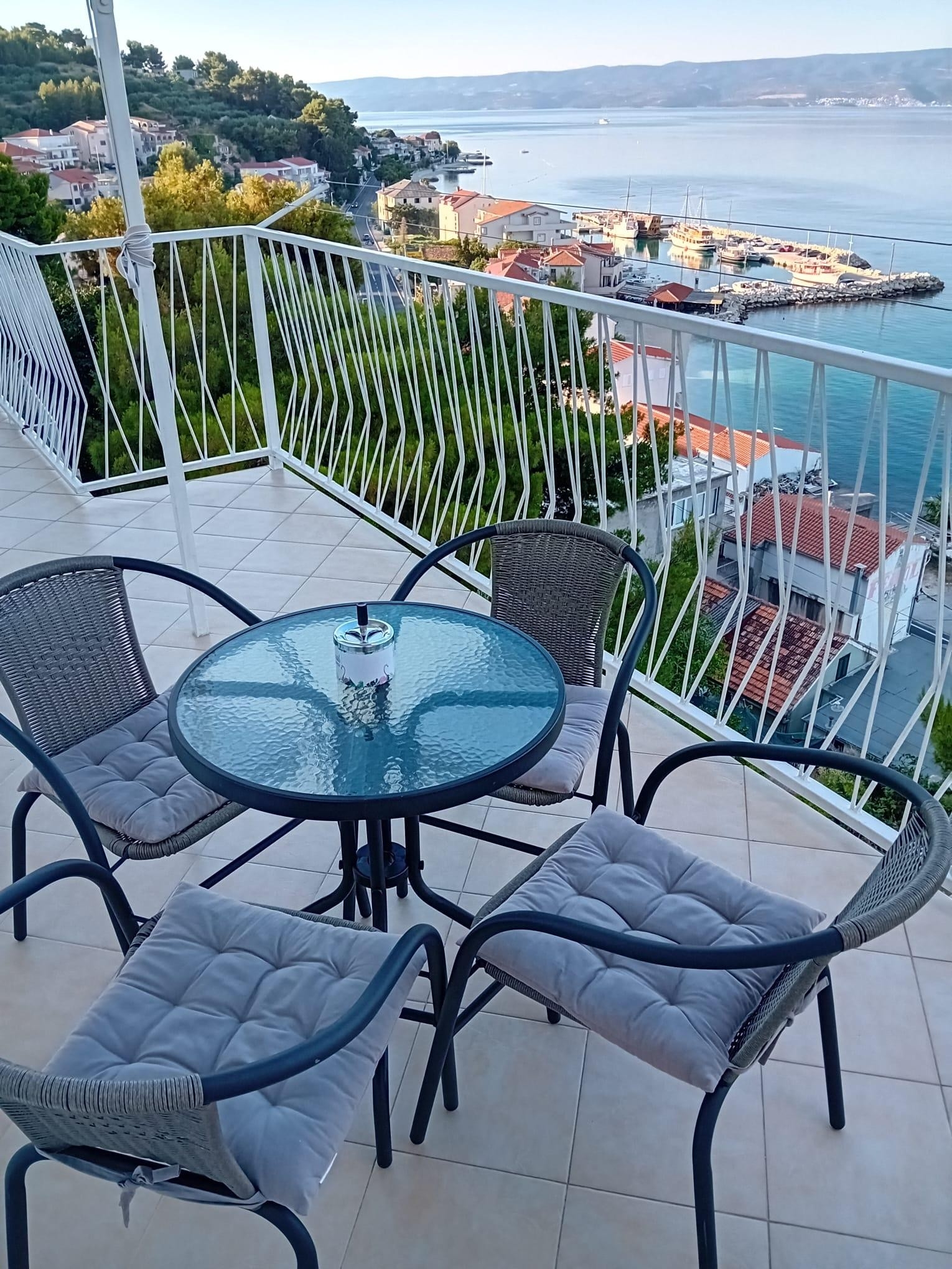 Two bedroom apartment with terrace and sea view Sumpetar, Omiš  A-a