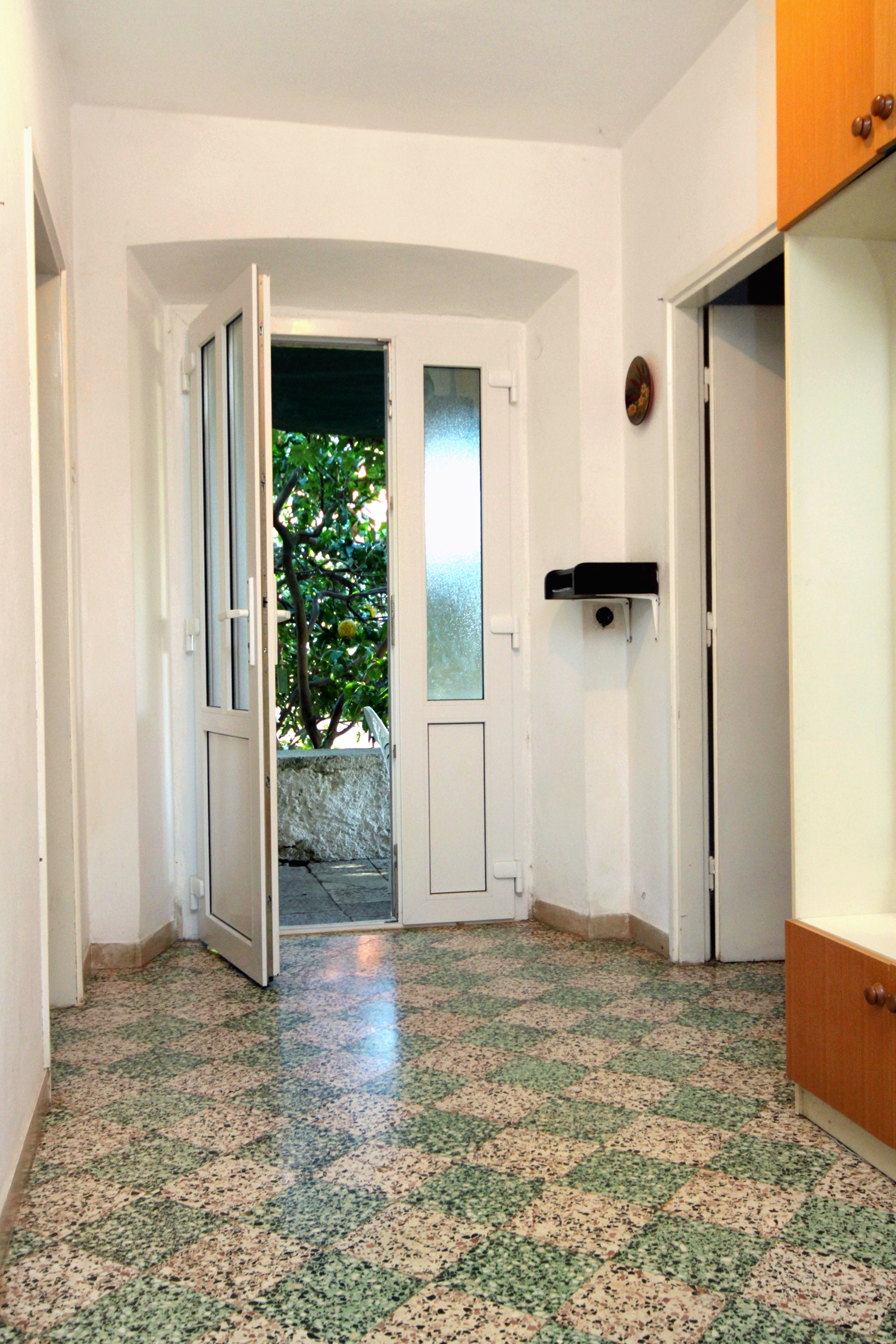 Comfortable and spacious apartment with terrace Lumbarda, Korčula  A-a