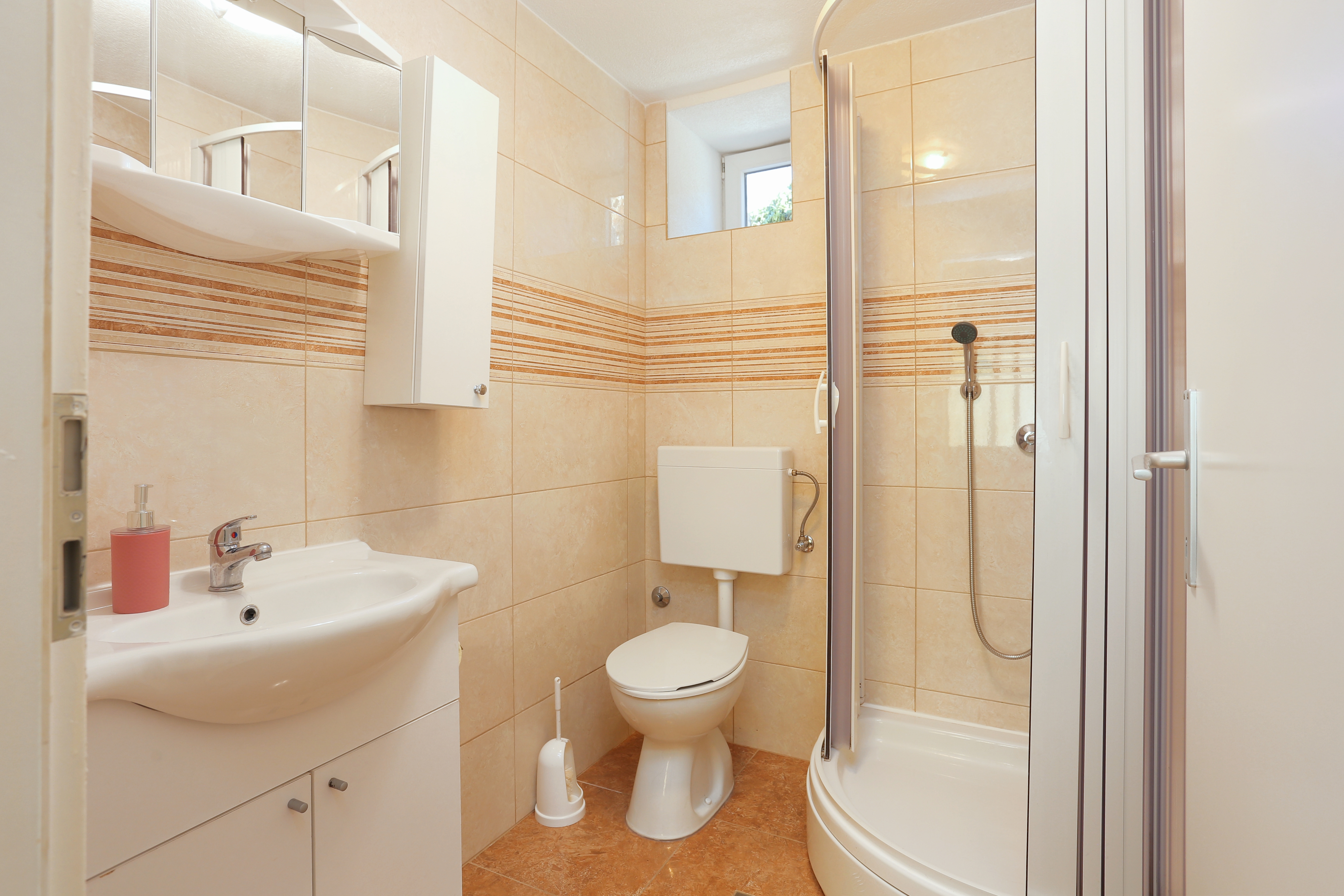 Comfortable and spacious house with terrace and sea view Ražanj, Rogoznica  K