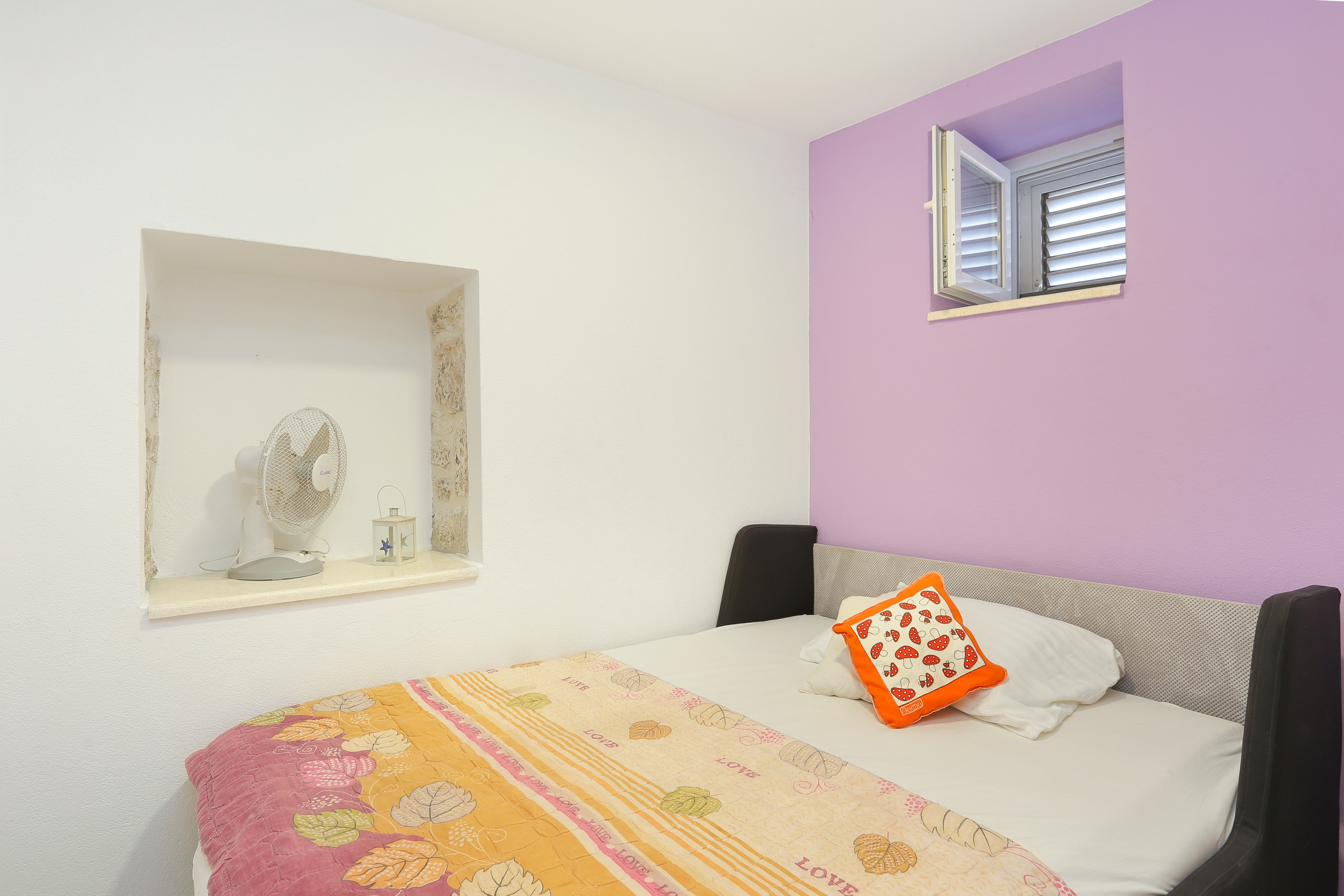 Comfortable and spacious house with terrace and sea view Ražanj, Rogoznica  K