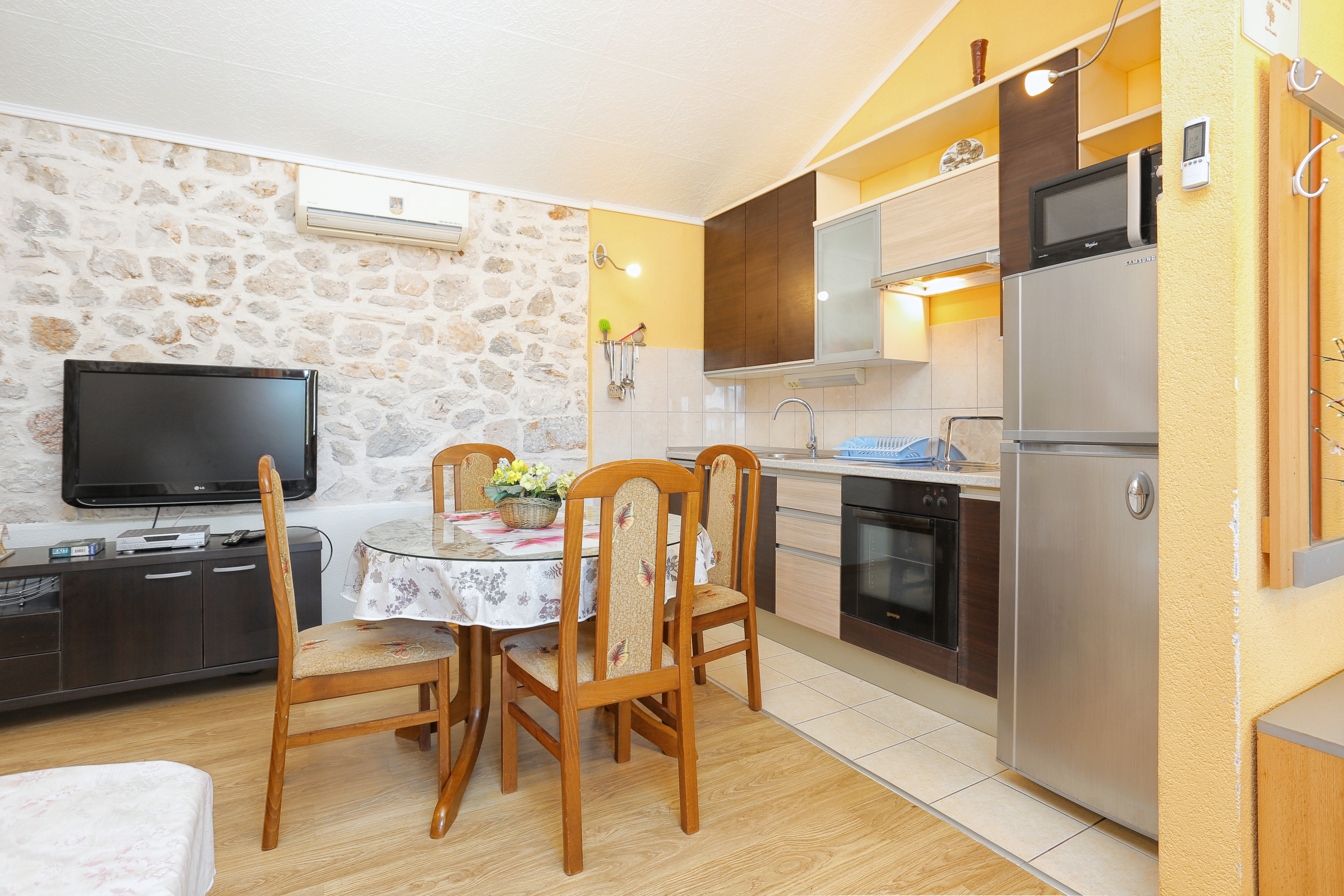 Comfortable and spacious house with terrace and sea view Ražanj, Rogoznica  K