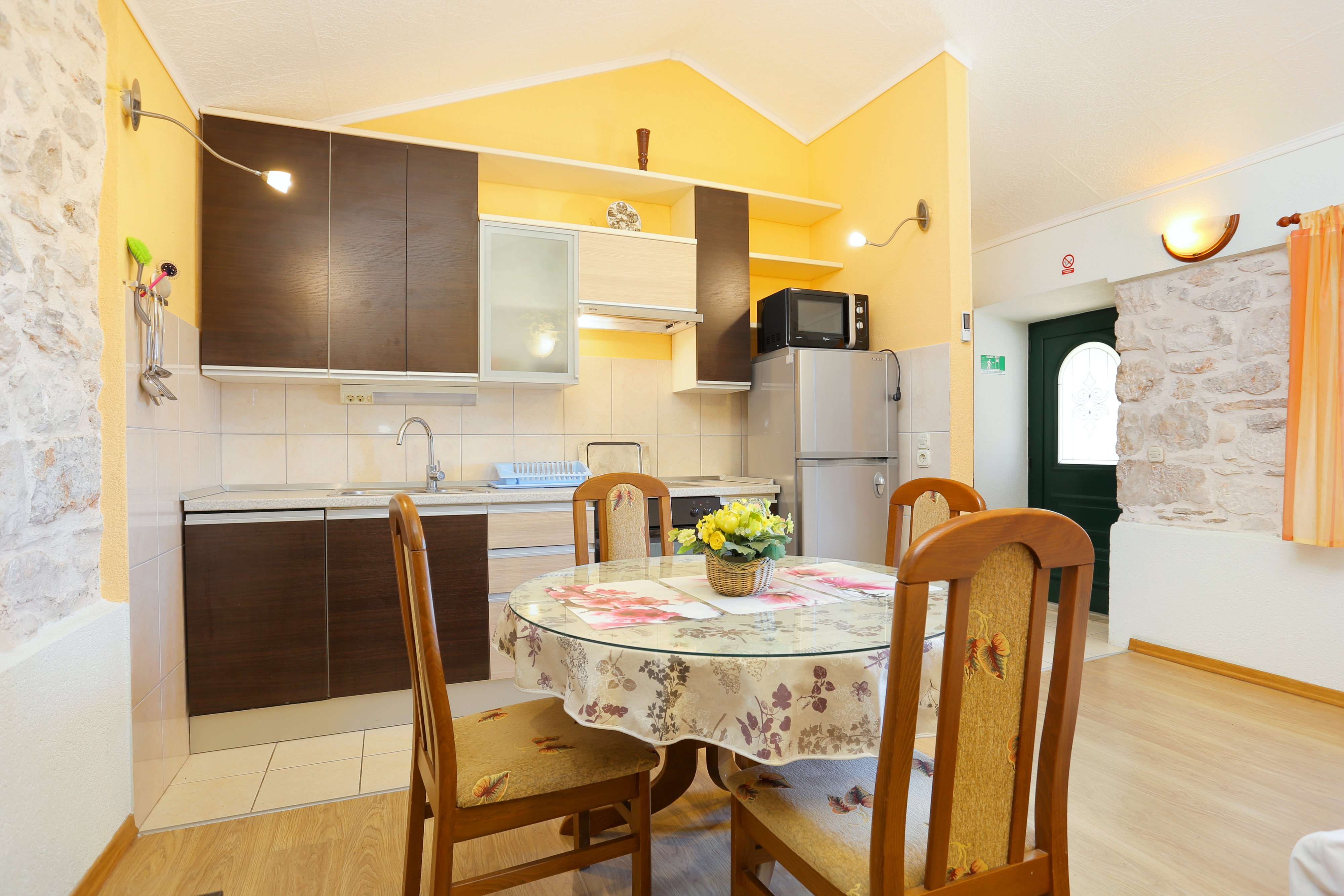Comfortable and spacious house with terrace and sea view Ražanj, Rogoznica  K