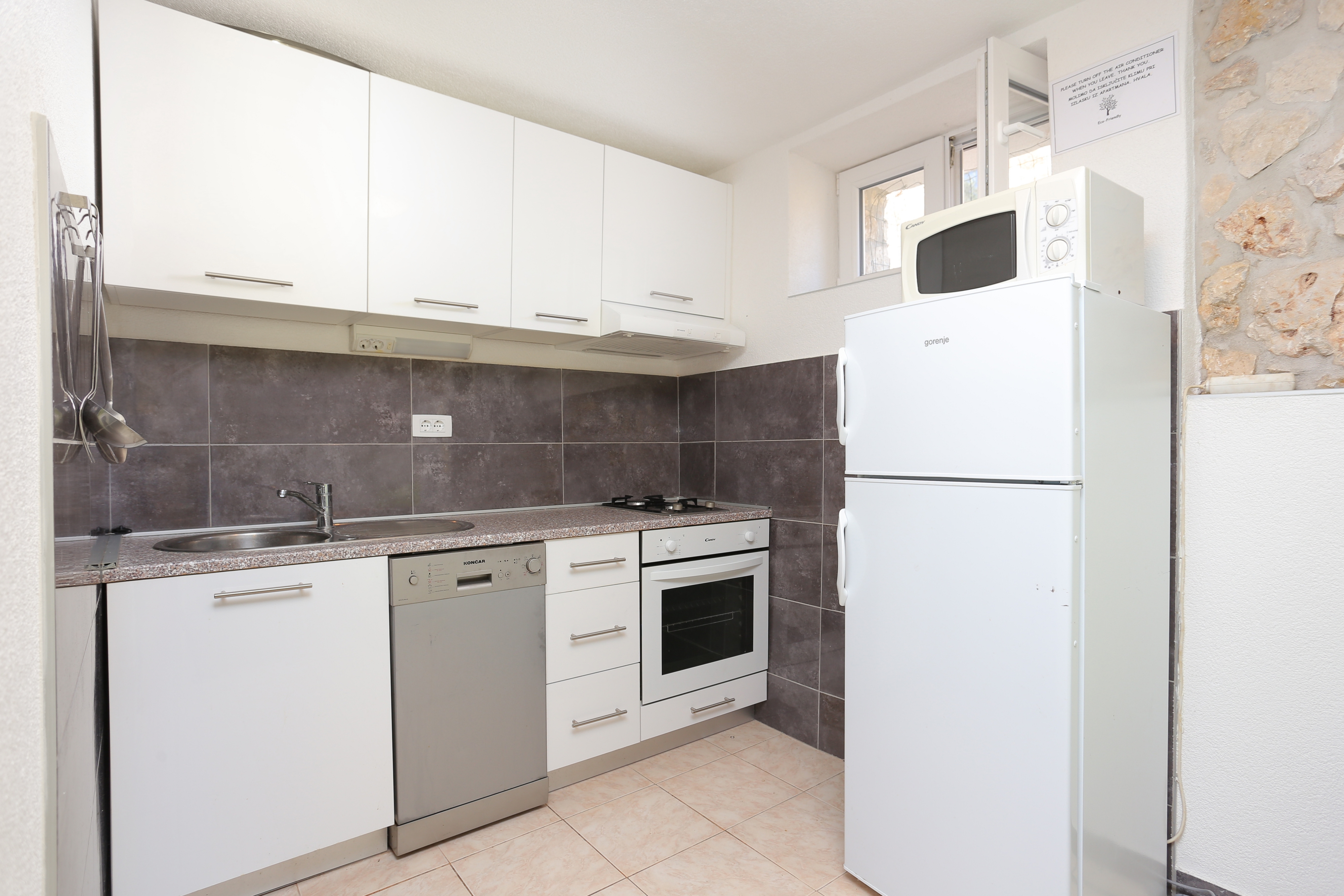 Comfortable and spacious house with terrace and sea view Ražanj, Rogoznica  K