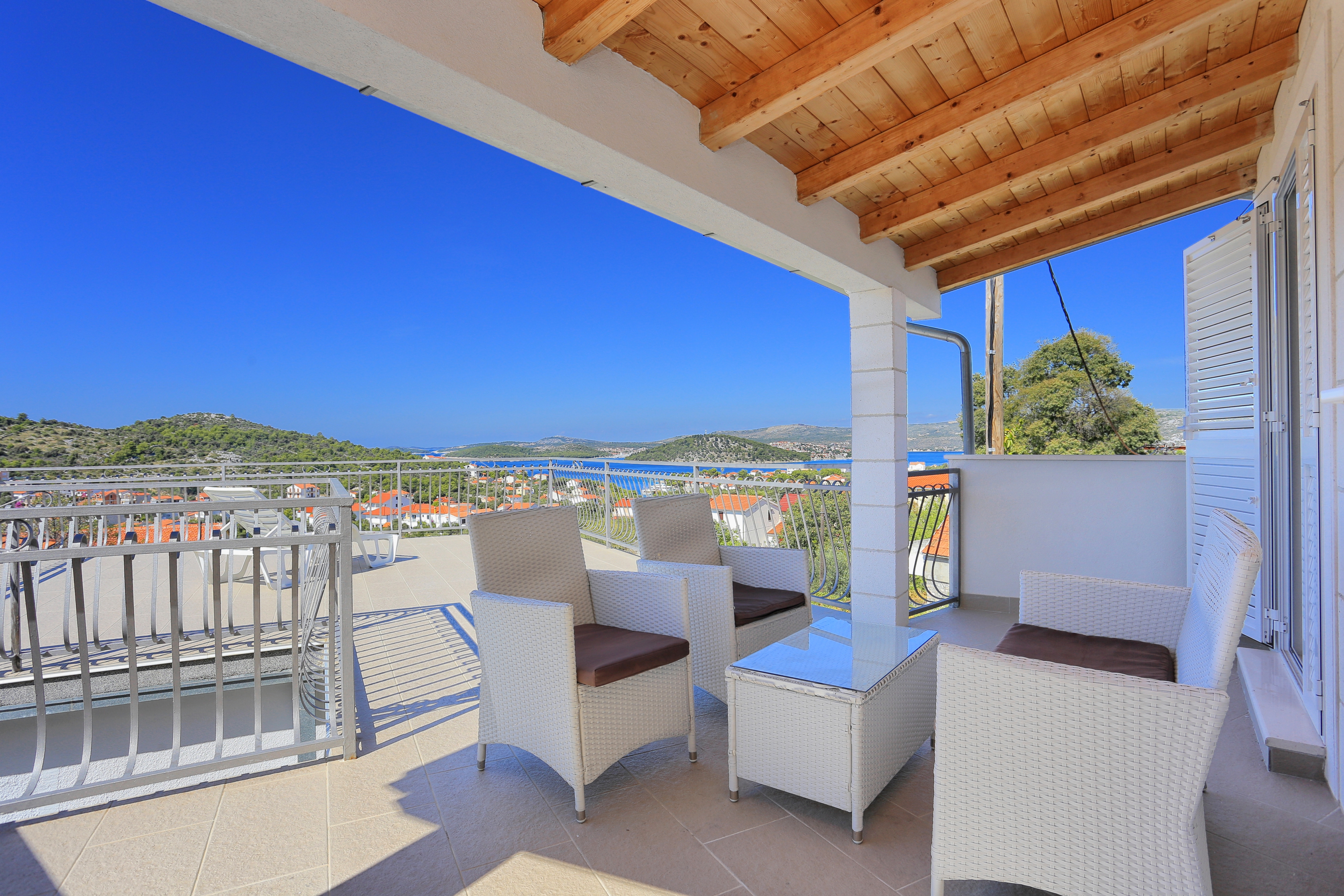 Comfortable and spacious house with terrace and sea view Ražanj, Rogoznica  K