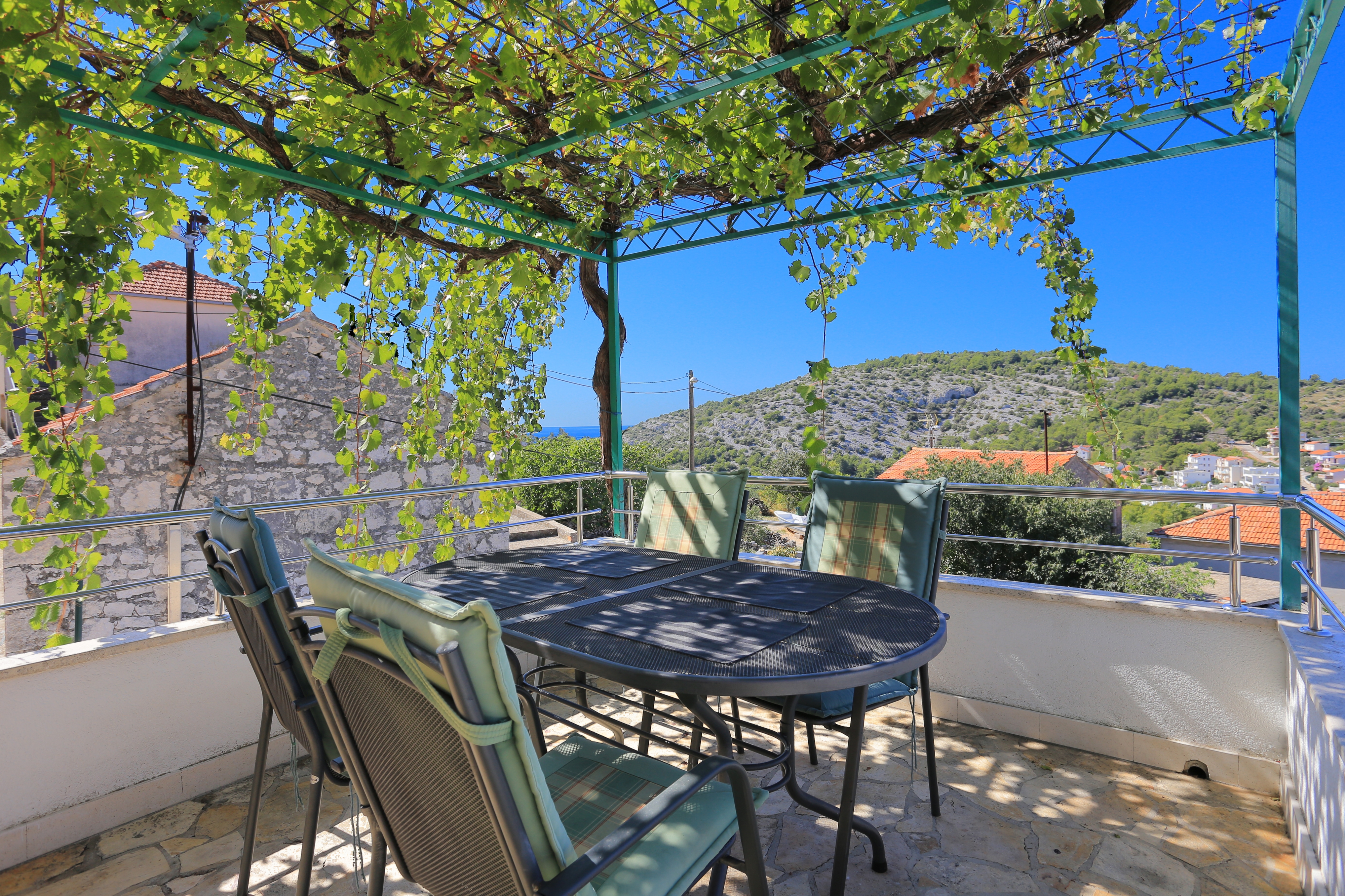 Comfortable and spacious house with terrace and sea view Ražanj, Rogoznica  K