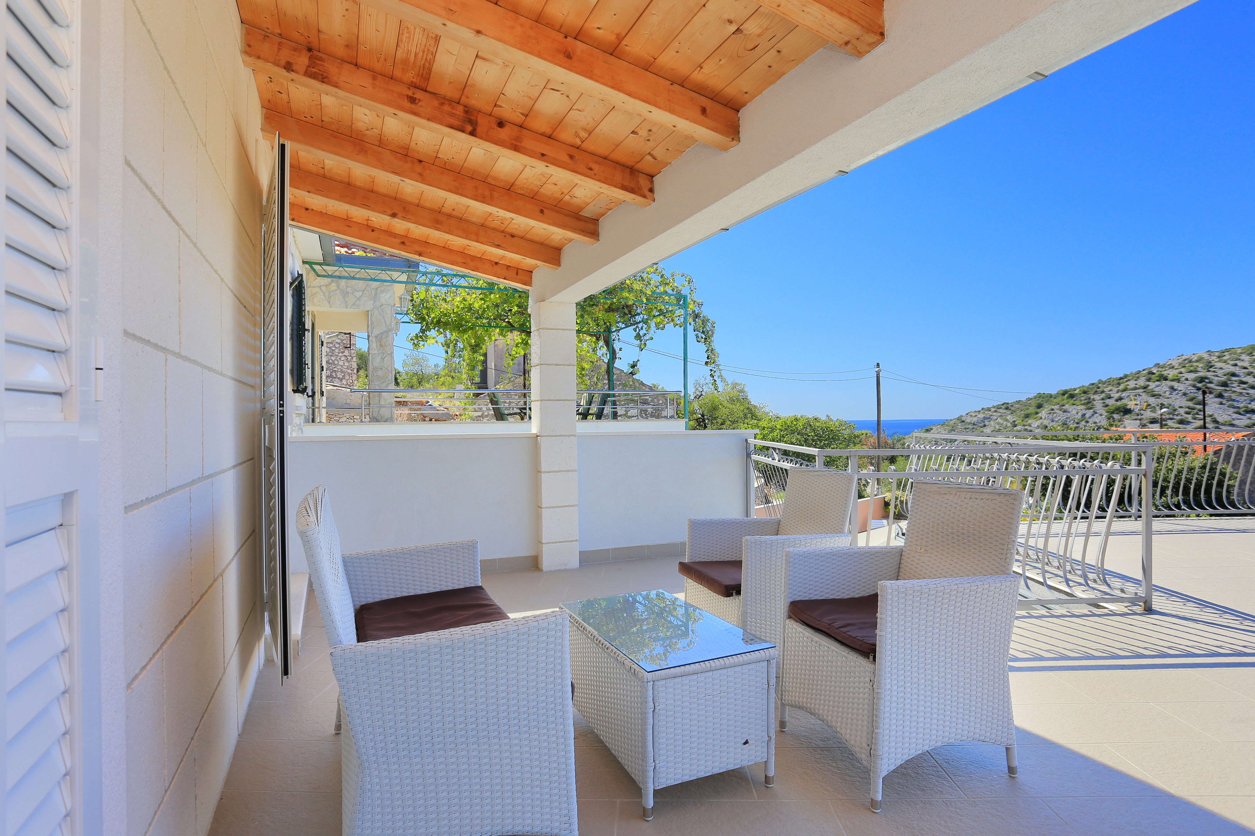 Comfortable and spacious house with terrace and sea view Ražanj, Rogoznica  K