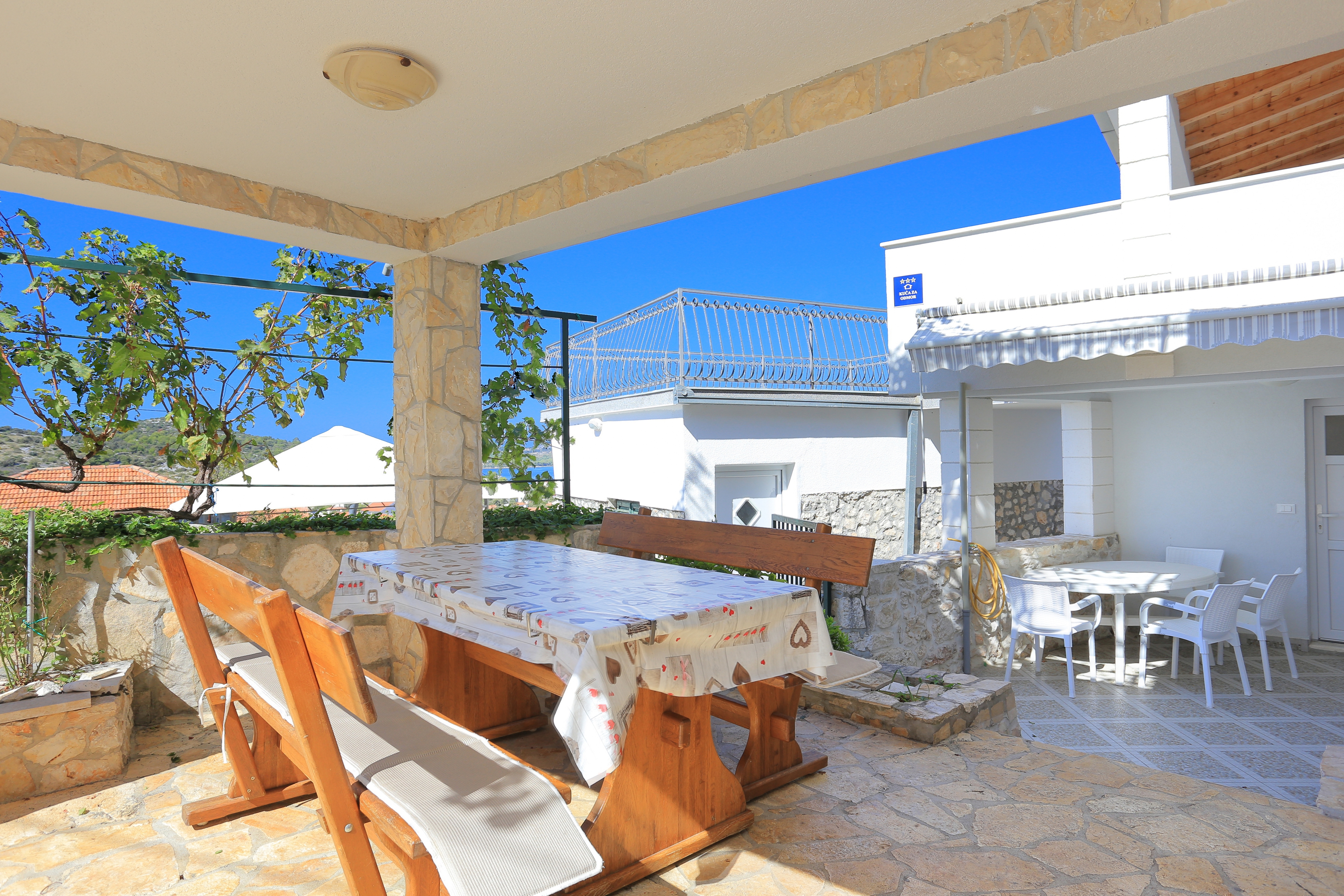 Comfortable and spacious house with terrace and sea view Ražanj, Rogoznica  K