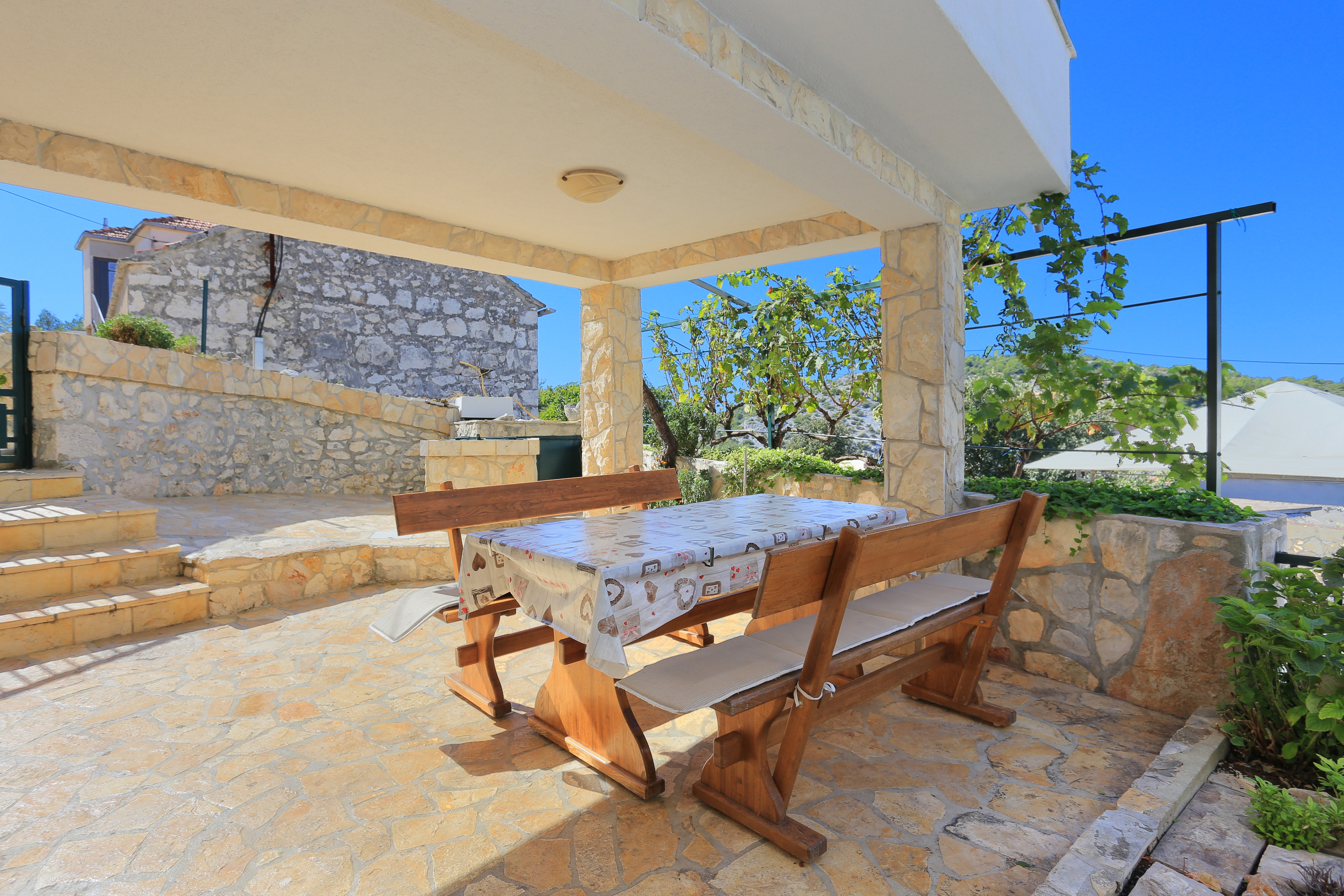 Comfortable and spacious house with terrace and sea view Ražanj, Rogoznica  K