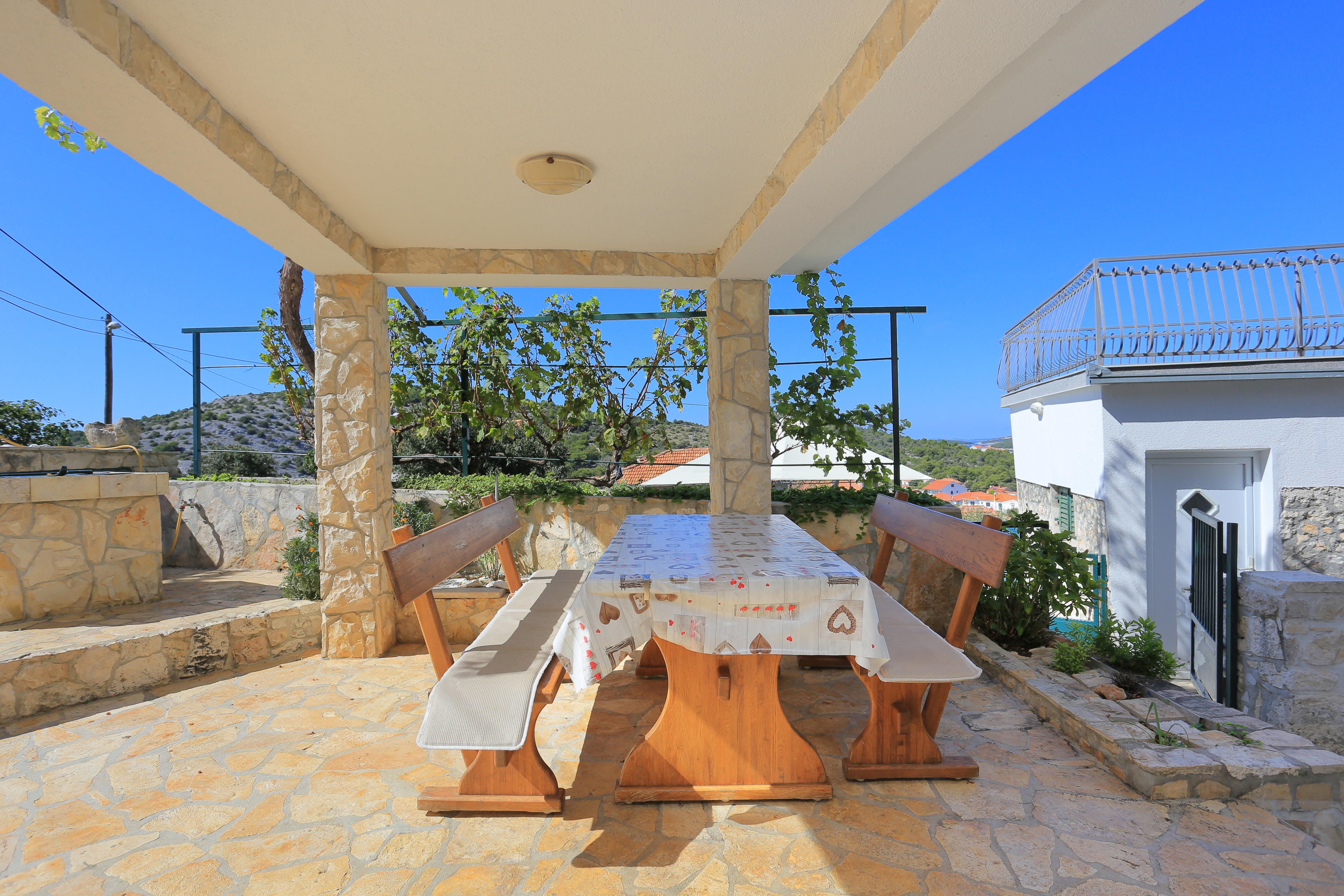 Comfortable and spacious house with terrace and sea view Ražanj, Rogoznica  K