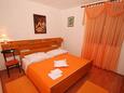 Ložnice 2 Rogoznica, Ložnice 2 v ubytování typu apartment, domácí mazlíčci povoleni a WiFi.
