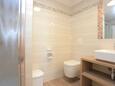 Ванная комната Kaštel Novi, Ванная комната в размещении типа room, WiFi.