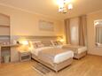 Schlafzimmer Kaštel Novi, Schlafzimmer in folgender Unterkunftsart room, Klimaanlage vorhanden und WiFi.