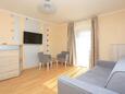 Wohnzimmer Kaštel Novi, Wohnzimmer in folgender Unterkunftsart room, Klimaanlage vorhanden und WiFi.