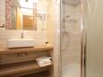 Badezimmer Kaštel Novi, Badezimmer in folgender Unterkunftsart room, WiFi.