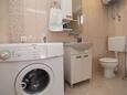 Ванная комната Drvenik Mali, Ванная комната в размещении типа apartment, WiFi.