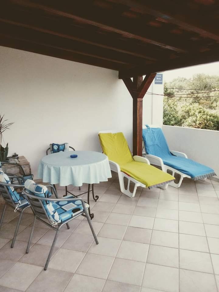Two bedroom apartment with terrace Drvenik Mali, Drvenik  A-a