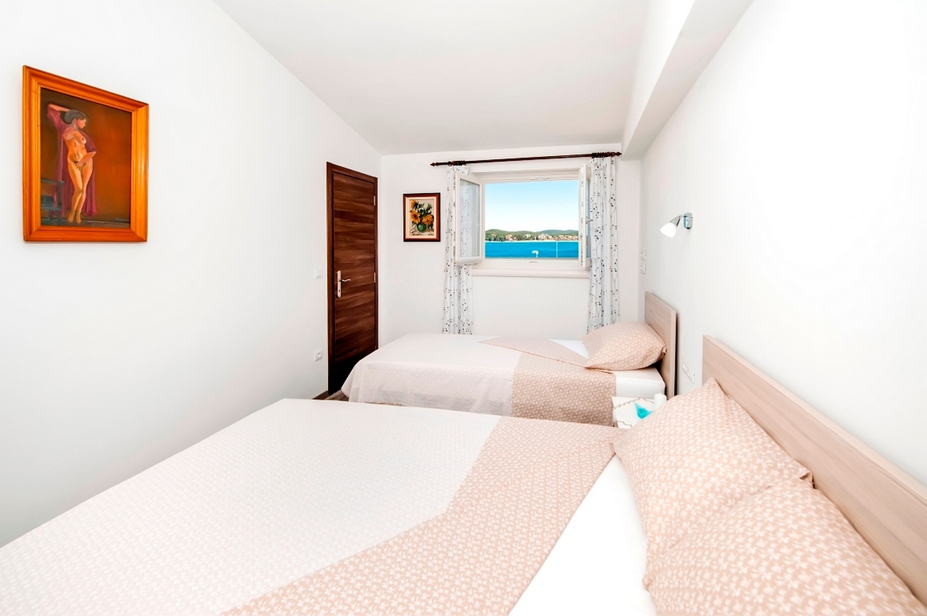 One bedroom apartment with air-conditioning Rovinj (A-17935-b) One bedroom apartment with air-conditioning Rovinj (A-17935-b)